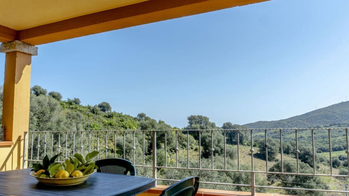 Schifoni Apartment | Appartamento Dodi | SecondFloor, Bedroom and Veranda View!