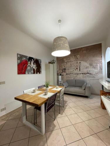 Pontedera Apartment | APPARTAMENTO Il villaggio