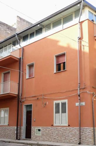 Niscemi Apartment | Appartamento In Paese