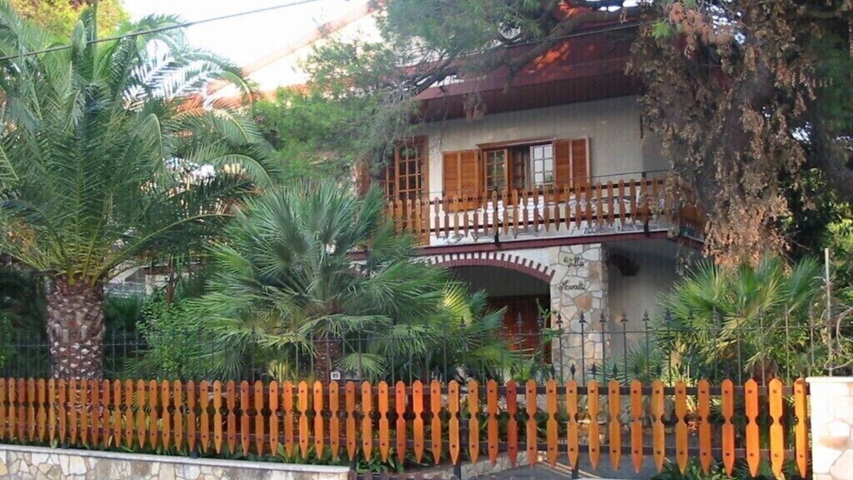 Ginosa Marina Apartment | Appartamento in Villa con Pineta 2