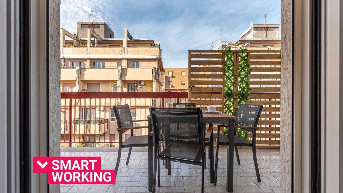 Borgo Vecchio Apartment | Appartamento Libertà con terrazza by Wonderful Italy