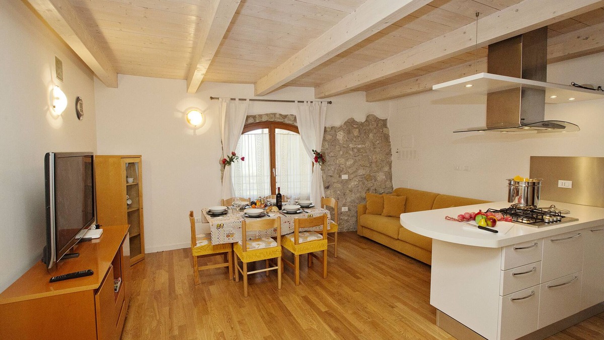 Tenno Apartment | Appartamento Malù Morgana, Tenno, Italy