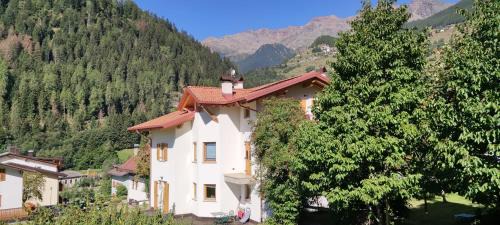 Cogolo Apartment | Appartamento Mary - Casa Green - Dog friendly, box auto