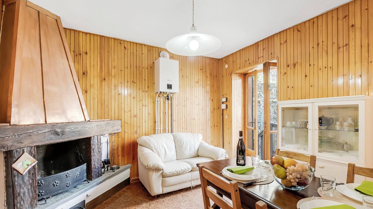 Oulx Apartment | Appartamento Vecchio Gad, Oulx, Italy