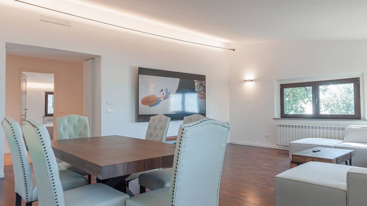 Corciano Apartment | Appartamento 'Vista Lago' with Lake View, Private Garden and Wi-Fi