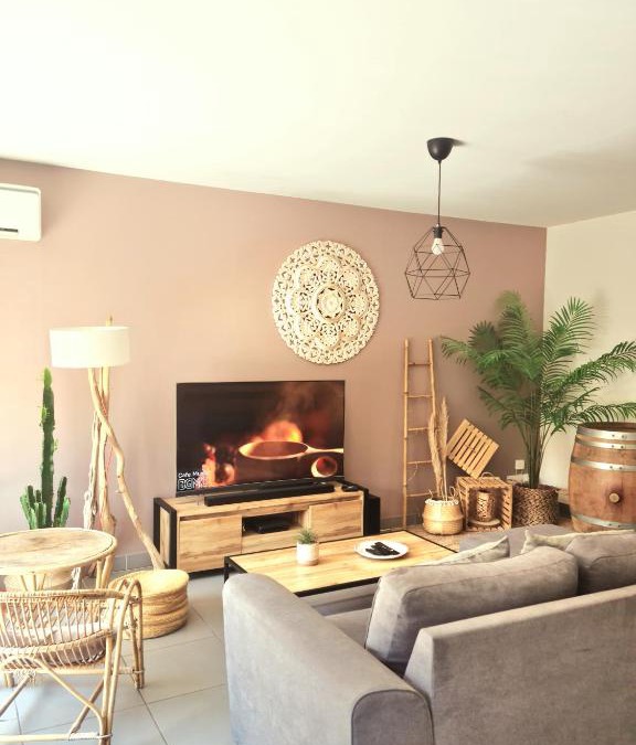 Route d'Arles Apartment | AppartCosy Emplacement Idéal avec Terrasse & Parking Privé
