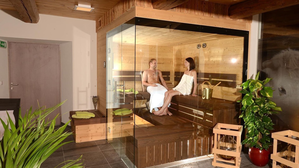 Falkenburg Apartment | Appartement "zeitlos" ab 3 Nächte - Urlaub im Stall