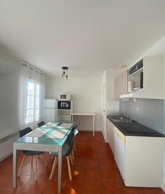 Sainte-Cecile-les-Vignes Apartment | Appartement Sainte Cécile