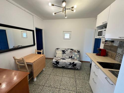 Saintes-Maries-de-la-Mer Apartment | Appartement T3 - centre ville - climatisation - internet