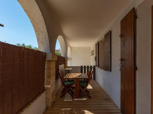 Saintes-Maries-de-la-Mer Apartment | Appartement RDC rénové, 4 pers, climatisation - FR-1-475-209