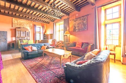 Ferrieres-les-Verreries Apartment | Appartement spacieux à Ferrières-les-Verreries avec jardin privé