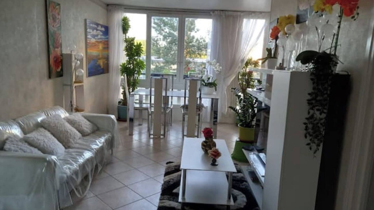 Meudon-la-Foret Apartment | Appartement 3 Chambres Proche de Paris des Lacs et de la Foret