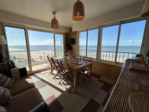 Saint-Jean-de-Monts Apartment | Appartement 3 pièces cabine avec balcon, 6 couchages à Saint-Jean-de-Monts - FR-1-224C-330