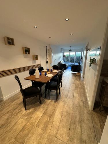 10th Arrondissement Apartment | Appartement 5 chambres 15 minutes mer