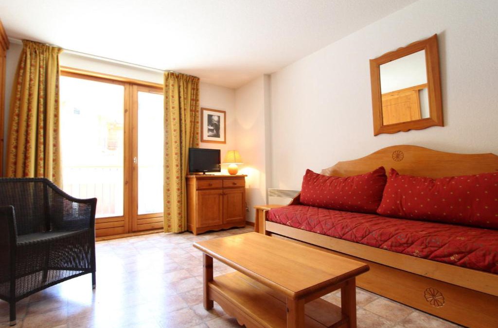 Lanslevillard Apartment | Appartement 6 pers au centre de Lanslevillard-Val Cenis, proche pistes, balcon exposé sud - FR-1-508-107
