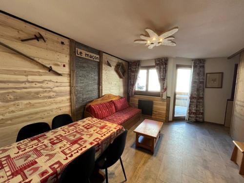 Val Cenis Apartment | Appartement 6 personnes spacieux au pied des pistes, proximité télécabine, commerces et services - FR-1-508-26