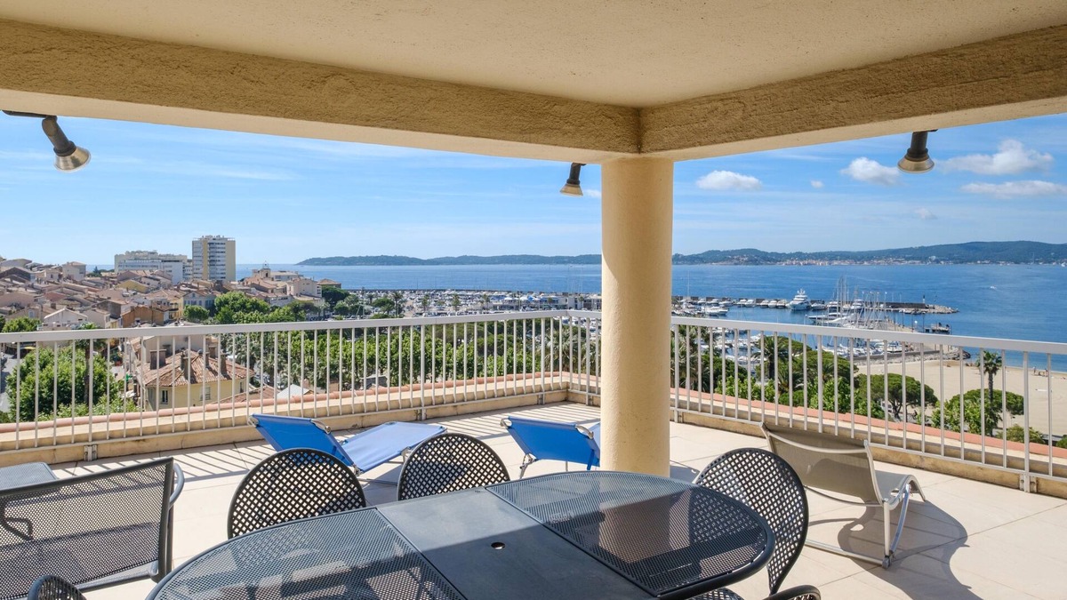 Sainte-Maxime City Centre House | Appartement 6eme Étage Droite Avec Terrasse.vue 300à 100 m de la Plage