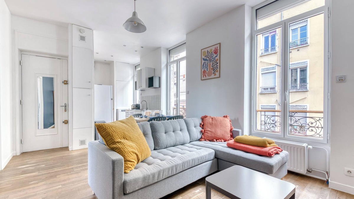 Republique - Tolstoi Apartment | Appartement Antonin - Welkeys