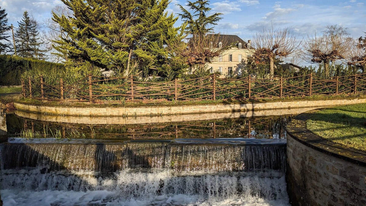 Chadenac Apartment | Appartement au Château Niché Dans les Vignes de Cognac