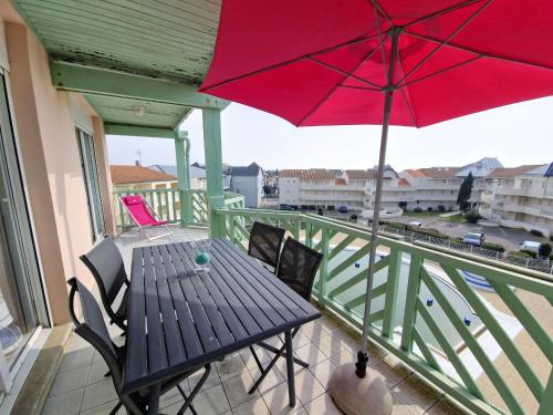 Quartier du Casino Apartment | Appartement avec Piscine, Tennis & Balcon, Centre-ville Chatelaillon-Plage, 6 Pers, 2 Ch - FR-1-706-17