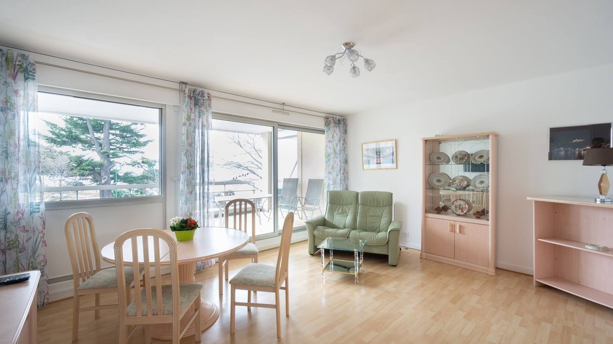 Evian-les-Bains Apartment | Appartement Avec Terrasse Face au lac