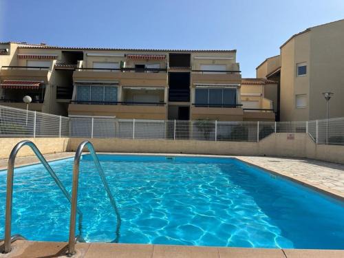 Marseillan Plage Apartment | Appartement avec piscine et parking, proche des commerces - FR-1-387-189