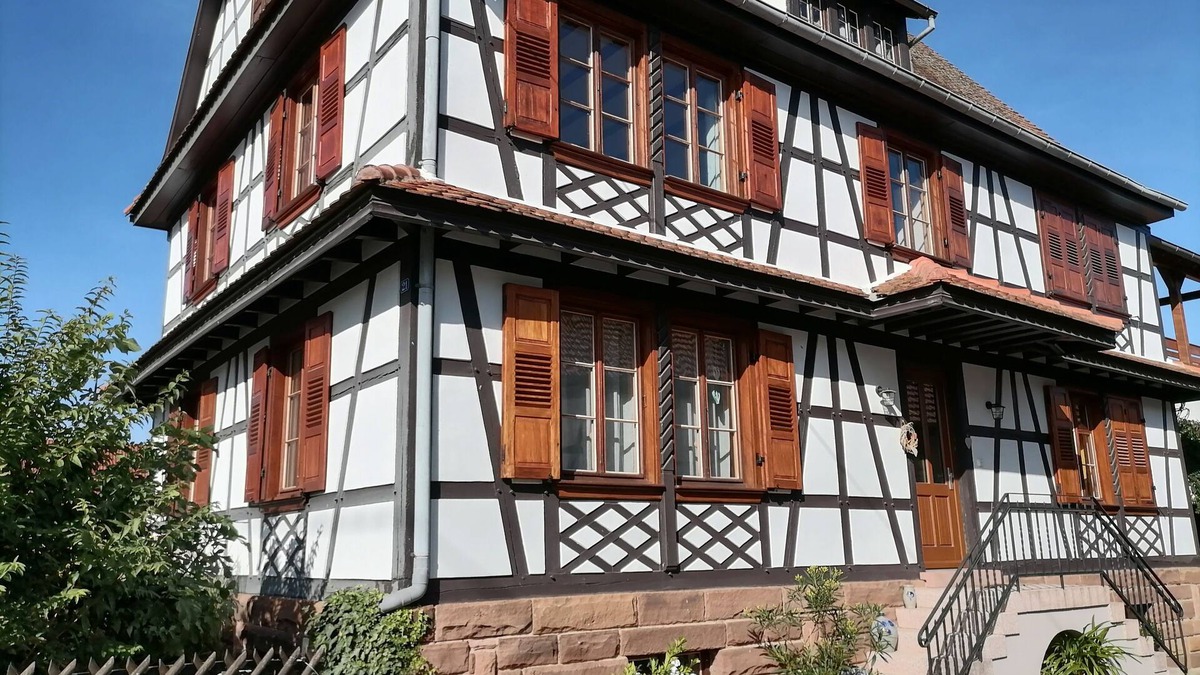 Ingolsheim Apartment | Appartement Avec Terrasse Privée Dans une Maison Alsacienne