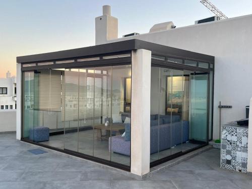 Marina Smir Apartment | appartement avec vue sur mer avec belle pergola bioclimatique au terrasse