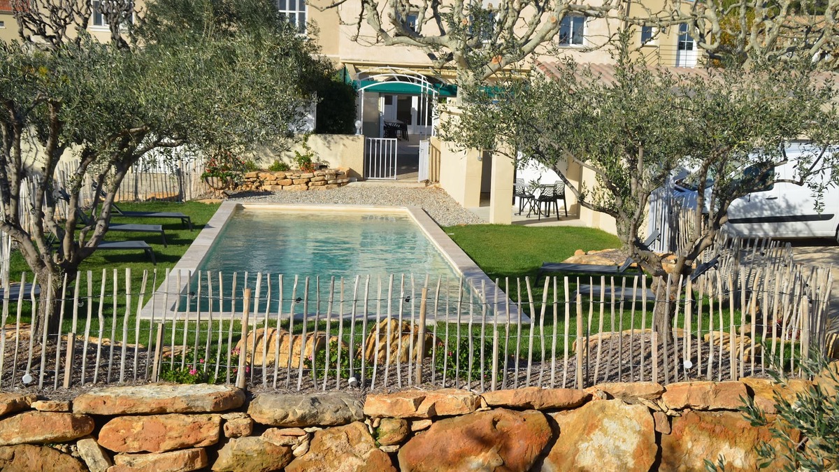 Rasteau Apartment | Appartement Avec Vues sur les Hauts du Village de Rasteau Dans le Vaucluse