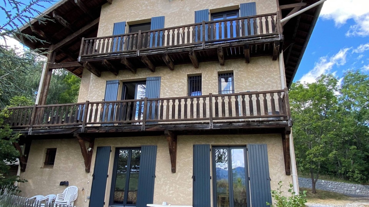 Villars-Colmars Apartment | Appartement bas de Chalet à Villars Colmars à 30 Minutes de la Foux Dallos