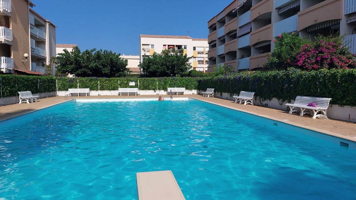 Les Sablettes Apartment | Appartement Côte Varoise, Plage des Sablettes à 5min, Clim, Piscine en été