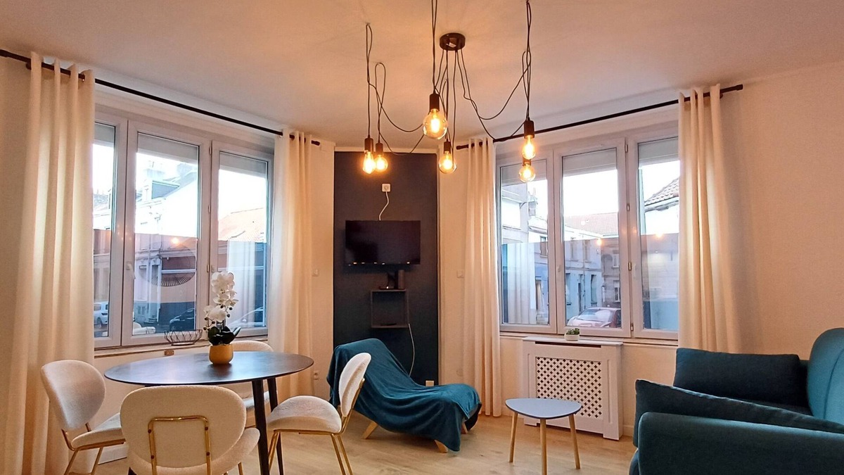 Calais Frethun Apartment | Appartement Calais Black 2/4 personnes - Centre Ville - Proche A16 - Plage -