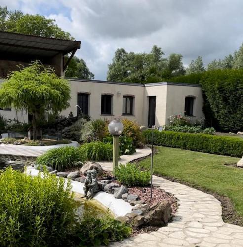 Violaines Apartment | Appartement calme au coeur du jardin