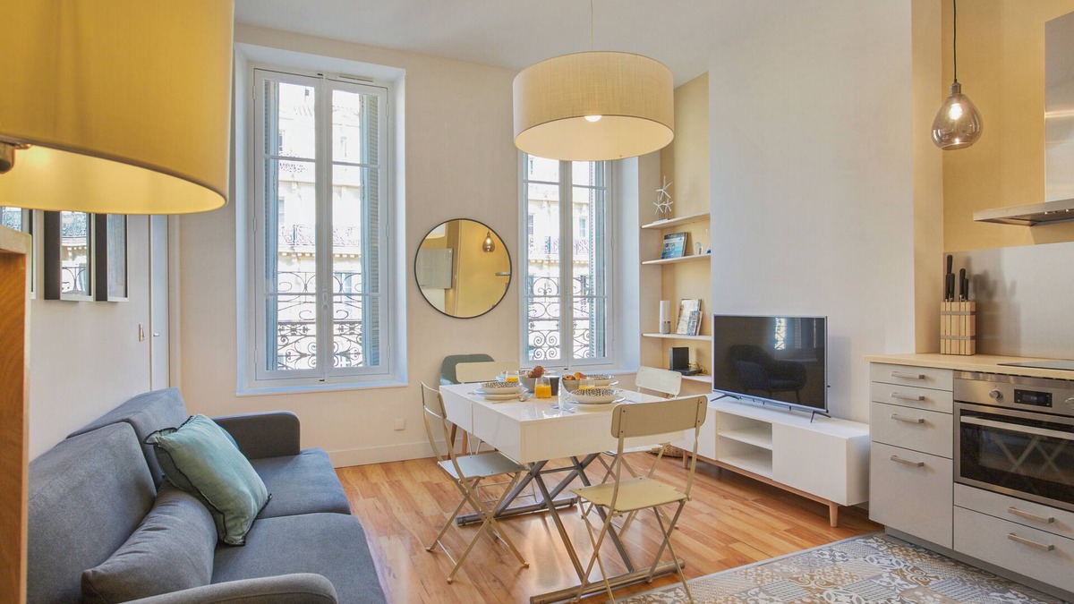 Les Grands Carmes Apartment | Appartement Cathala - Welkeys