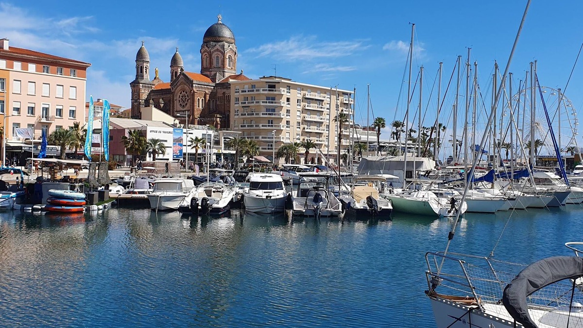 Saint-Raphael Apartment | Appartement climatisé à 15mn de la mer,du centre ville et de la gare.