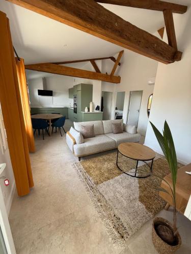 Ambares-et-Lagrave Apartment | Appartement cosy et élégant
