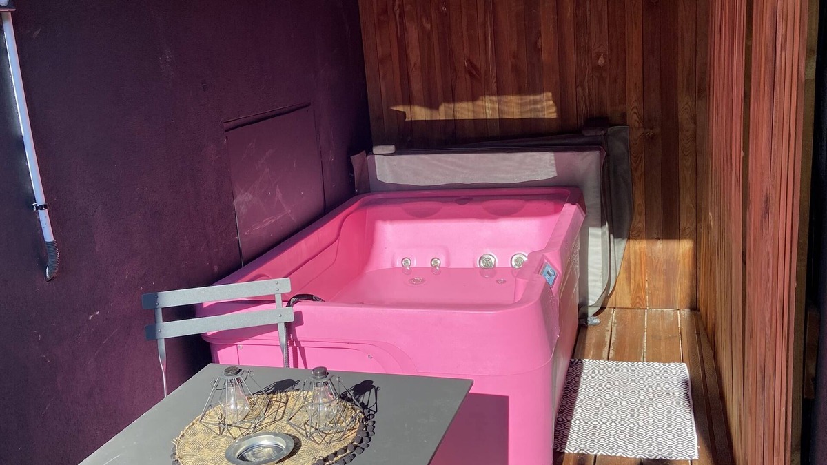 Bellamy-Barbin Apartment | Appartement Cosy à Nantes Avec Jacuzzi et Terrasse Privative