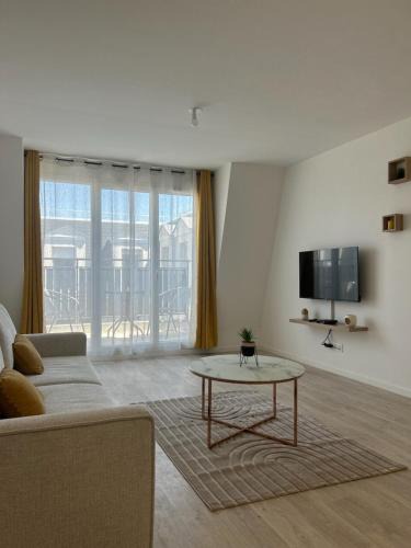 Le Blanc-Mesnil Apartment | Appartement cosy T2 avec balcon proche de CDG et de Paris