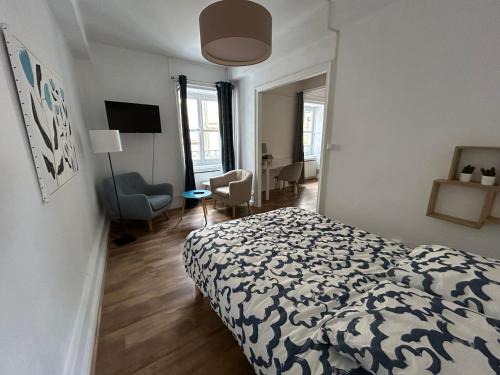 Thizy-les-Bourgs Apartment | Appartement Cosy Charme Ancien