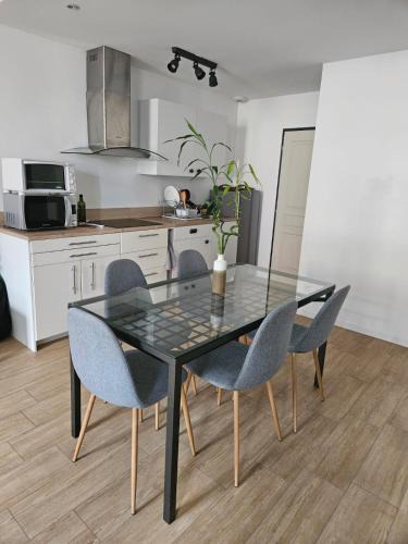 Chazelles-sur-Lyon Apartment | Appartement dans une ancienne usine
