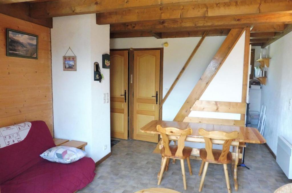 Crest-Voland Apartment | Appartement duplex cosy à Crest-Voland, 6 pers, proche pistes et garage inclus - FR-1-595-72