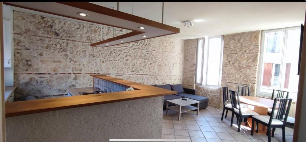 Agen Apartment | Appartement duplex spacieux en hypercentre avec garage privé