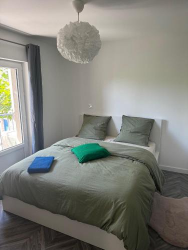 Alba-la-Romaine Apartment | Appartement en cœur de village au pied du château avec 2 balcons