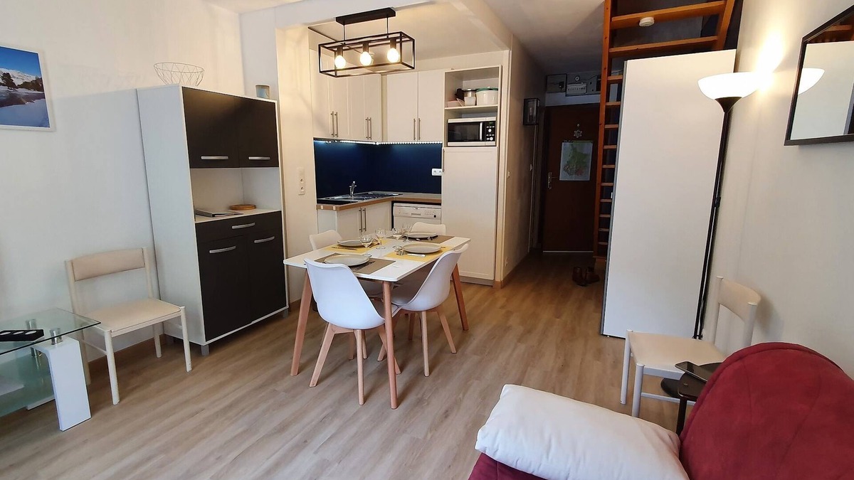 Cauterets Apartment | Appartement en Centre Ville Avec Terrasse Exposée Ouest