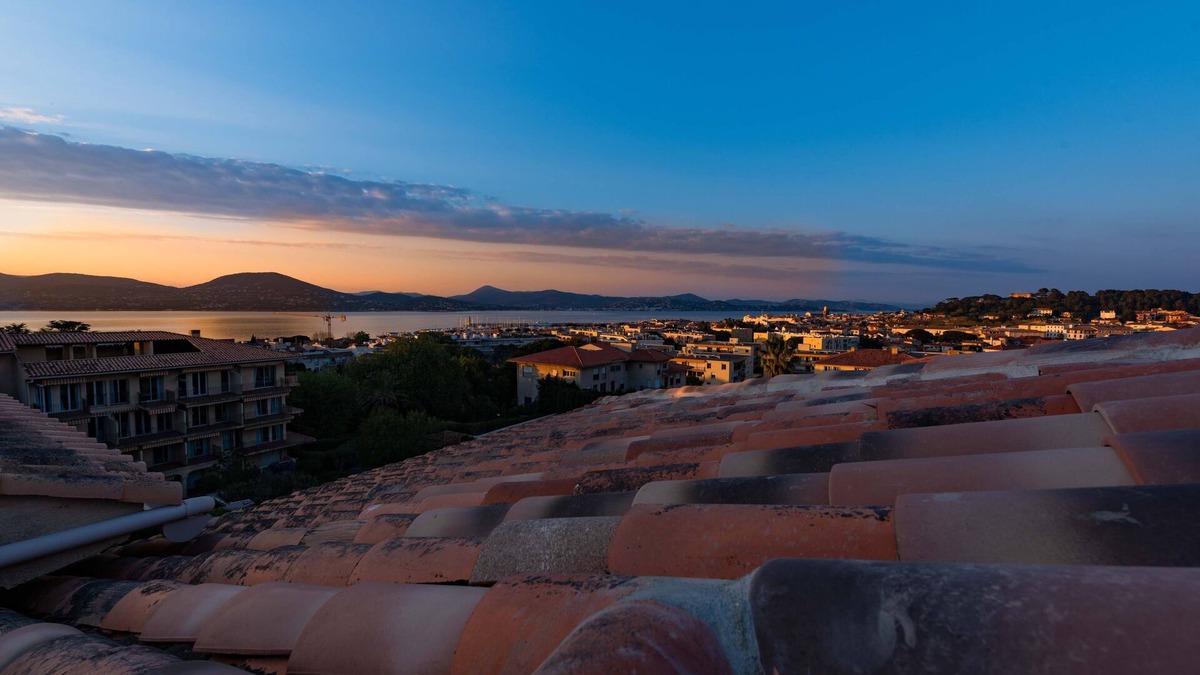Saint-Tropez Apartment | Appartement en Duplex proche du village/walking distance from the village.