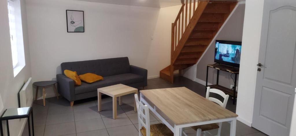 Hebuterne Apartment | Appartement en duplex à Hébuterne, avec lave linge