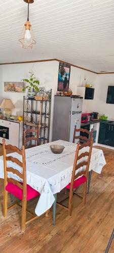 La Tour-Sur-Orb Apartment | Appartement Entier