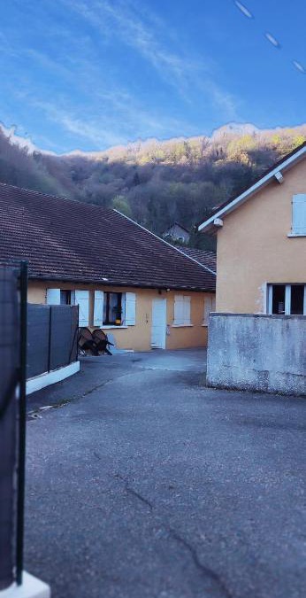 Tullins Apartment | Appartement entier meublé à neuf avec garage