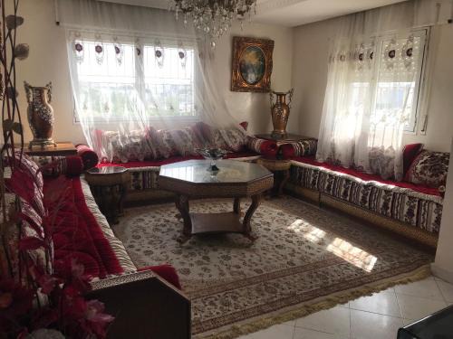 Branes Apartment | Appartement Familial en deux façades en face Hotel Ahlen & SuperMarché Marjane