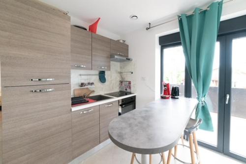 Meyzieu Nord Ouest Apartment | Appartement Fashion Proche Stade Groupama , Eurexpo , LDLC Arena